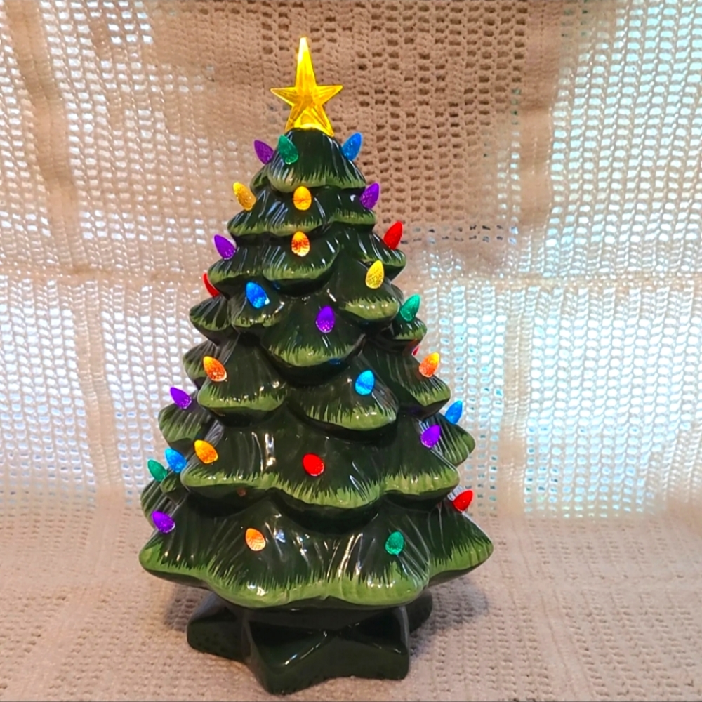 MR CHRISTMAS CERAMIC TREE 15" LIGHTS UP, BATTERY OPERATED Works!